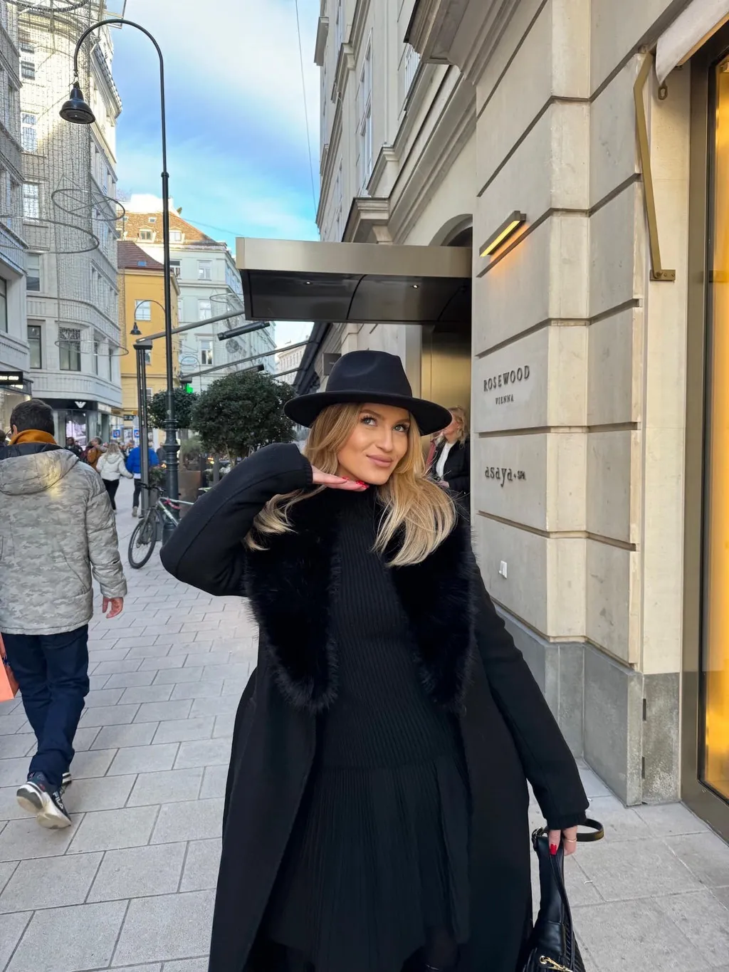 Augenbrauen Microblading Artist Saranda Ferati